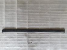 Laden Sie das Bild in den Galerie-Viewer, BMW E28 Zierleiste Stossleiste Tür vorne links 1871695