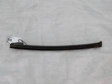 Laden Sie das Bild in den Galerie-Viewer, BMW E3 Scheibenführung Fensterführung Tür vorn links