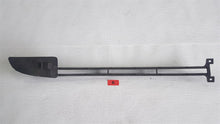 Laden Sie das Bild in den Galerie-Viewer, Mercedes Benz W123 Lufteinlass Gitter Grill vorn links unterhalb der Stoßstange 1238880223