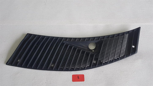 Mercedes Benz W123 Lufteinlass Lüftungsgitter Lüftung vorne links 1238360165