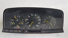 Laden Sie das Bild in den Galerie-Viewer, Mercedes Benz W123 Kombiinstrument Tacho Benziner 230E 230 TE 230 CE