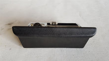 Laden Sie das Bild in den Galerie-Viewer, Mercedes Benz W123 Aschenbecher Ascher Schwarz