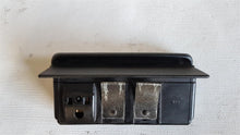 Laden Sie das Bild in den Galerie-Viewer, Mercedes Benz W123 Aschenbecher Ascher Schwarz