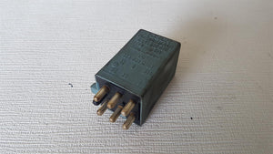 Mercedes Benz W123 Relais Bosch 0335320020 Intervallrelais 1238210163