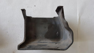Mercedes Benz W123 230 E 280 E Abdeckung Schutz Karftstoffpumpe 1264780137