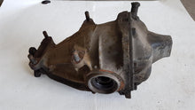 Laden Sie das Bild in den Galerie-Viewer, Mercedes Benz W123 S123 240D Differenzial 3.69