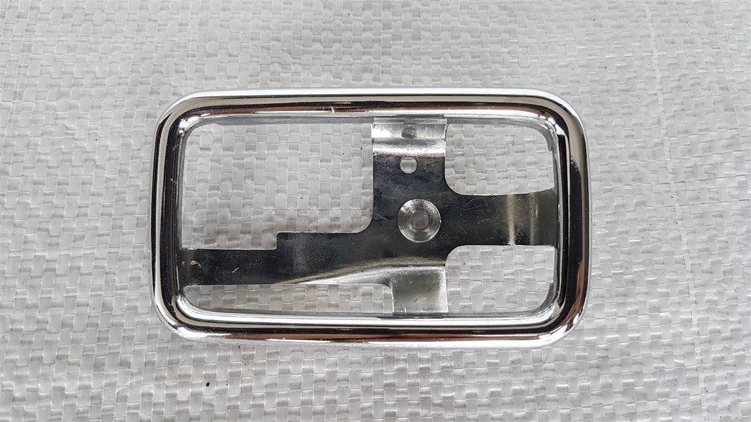 Mercedes Benz W123 Blende Türgriff Abdeckung rechts 1087660611