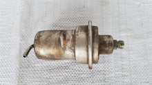 Laden Sie das Bild in den Galerie-Viewer, Mercedes Benz W123 230E 280E Druckspeicher Benzin Kraftstoffdruck Bosch 0438170004