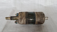 Laden Sie das Bild in den Galerie-Viewer, Mercedes Benz W123 230E 280E Kraftstoffpumpe Benzinpumpe
