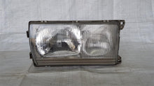 Laden Sie das Bild in den Galerie-Viewer, Mercedes Benz W123 Scheinwerfer vorn links zweite Serie Hella