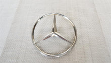 Laden Sie das Bild in den Galerie-Viewer, Mercedes Benz W123 Limousine Mercedesstern Heckklappe 1267580058