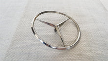 Laden Sie das Bild in den Galerie-Viewer, Mercedes Benz W123 Limousine Mercedesstern Heckklappe 1267580058