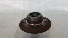 Laden Sie das Bild in den Galerie-Viewer, Mercedes Benz W123 W116 Radnabe vorn ohne ABS