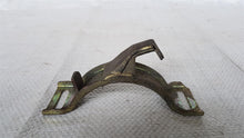 Laden Sie das Bild in den Galerie-Viewer, Mercedes Benz W123 Halterung Halter Lager Kardanwelle Auspuff 1234901640