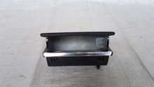 Laden Sie das Bild in den Galerie-Viewer, Mercedes Benz W123 Aschenbecher Tür hinten schwarz