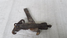 Laden Sie das Bild in den Galerie-Viewer, Mercedes Benz W123 Spanner Handbremsseil