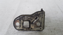 Laden Sie das Bild in den Galerie-Viewer, Mercedes Benz W123 Fanghaken Motorhaube 1238800160