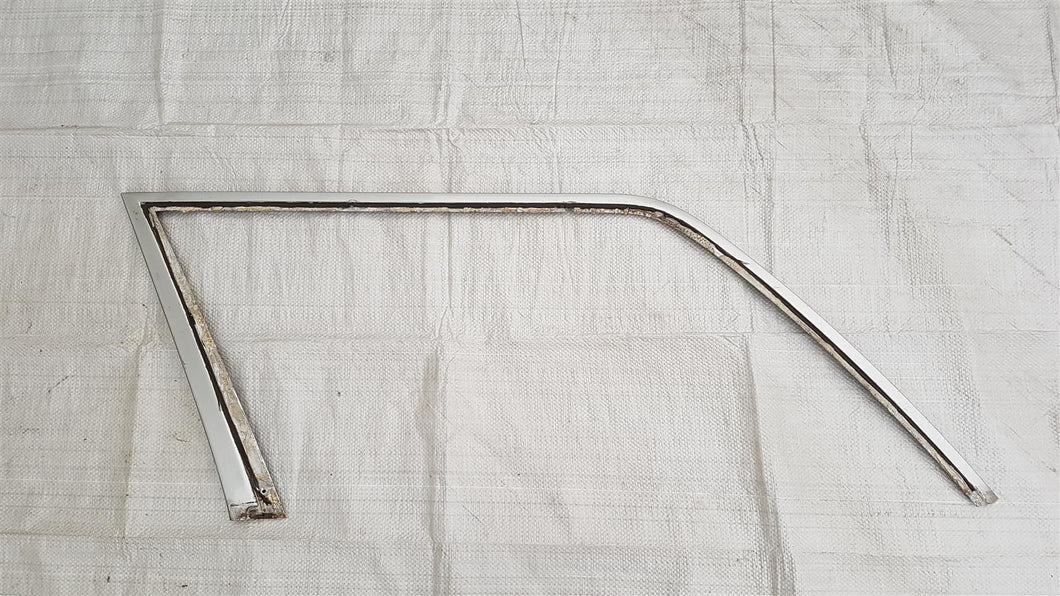 Mercedes Benz W123 S123 Kombi T-Modell Fensterrahmen Seitenscheibe hinten links