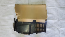 Laden Sie das Bild in den Galerie-Viewer, Mercedes Benz W123 Verkleidung rechts unter Armaturenbrett beige 1236892608