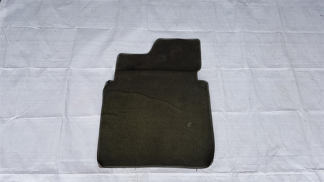 Mercedes Benz W123 S123 Fußmatte Teppich hinten rechts grün