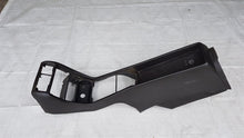 Laden Sie das Bild in den Galerie-Viewer, Mercedes Benz W123 S123 Mittelkonsole schwarz