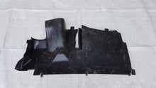 Laden Sie das Bild in den Galerie-Viewer, Mercedes Benz W123 Verkleidung unter Armaturenbrett Fußraum links 1236808517