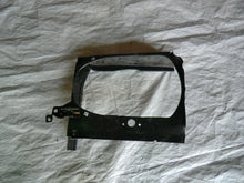Laden Sie das Bild in den Galerie-Viewer, Mercedes Benz W123 Reparaturblech Scheinwerferrahmen vorn links 1236200572 NOS