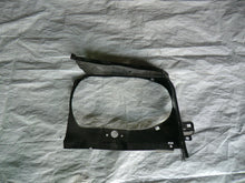 Laden Sie das Bild in den Galerie-Viewer, Mercedes Benz W123 Reparaturblech Scheinwerferrahmen vorn links 1236200572 NOS