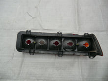 Laden Sie das Bild in den Galerie-Viewer, Mercedes Benz W123 Limousine Rücklicht links