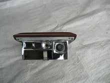 Laden Sie das Bild in den Galerie-Viewer, Mercedes Benz W123 Aschenbecher Ascher Zebrano
