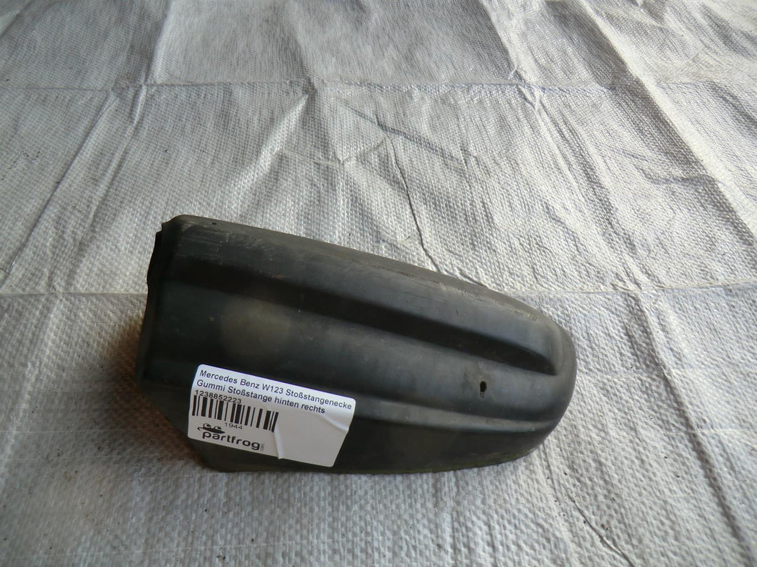 Mercedes Benz W123 Stoßstangenecke Gummi Stoßstange hinten rechts 1238852223