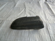 Laden Sie das Bild in den Galerie-Viewer, Mercedes Benz W123 Stoßstangenecke Gummi Stoßstange hinten rechts 1238852223
