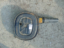 Laden Sie das Bild in den Galerie-Viewer, Mercedes Benz W123 230E Luftfilter Luftfilterkasten
