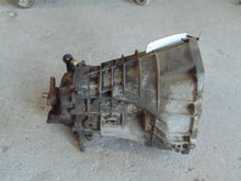 Laden Sie das Bild in den Galerie-Viewer, Mercedes Benz W123 230E Getriebe 4-Gang Schaltgetriebe 1232611101 1232602601