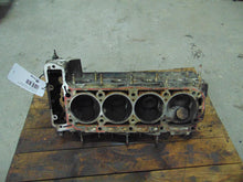 Laden Sie das Bild in den Galerie-Viewer, Mercedes Benz W123 230E M102 Zylinderkopf m. Ventilen und Nockenwelle