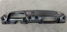 Laden Sie das Bild in den Galerie-Viewer, Mercedes Benz W123 Armaturenbrett Schwarz