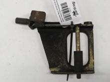 Laden Sie das Bild in den Galerie-Viewer, Mercedes Benz W123 S123 200D 240D 300D Halter Riemenspanner Lichtmaschine