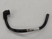 Laden Sie das Bild in den Galerie-Viewer, Mercedes Benz W123 240D Schlauch Rohr Motorentlüftung zum Luftfilter
