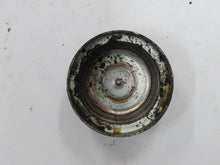 Laden Sie das Bild in den Galerie-Viewer, Mercedes Benz W123 W116 Radnabe Radlager Kappe Fettkappe