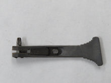 Laden Sie das Bild in den Galerie-Viewer, Mercedes Benz W123 Öffner Grill Fanghaken Motorhaube