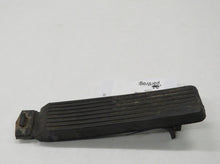 Laden Sie das Bild in den Galerie-Viewer, Mercedes Benz W123 S123 C123 Gaspedal 1233010082