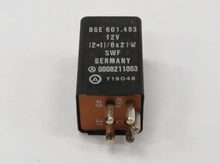 Laden Sie das Bild in den Galerie-Viewer, Mercedes Benz W123 Relais Blinker Blinkgeber 0008211063