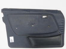Laden Sie das Bild in den Galerie-Viewer, Mercedes Benz W123 S123 Türverkleidung vorn links blau