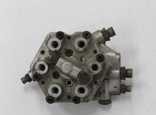 Laden Sie das Bild in den Galerie-Viewer, Mercedes Benz W123 W116 R107 W107 W460 M110 280E 280SE Mengenteiler Bosch 0438100069