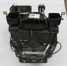 Laden Sie das Bild in den Galerie-Viewer, Mercedes BenzS123 C123 W123 Lüfterkasten Heizung Wärmetauscher Heizungskasten
