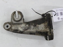 Laden Sie das Bild in den Galerie-Viewer, Mercedes Benz W123 S123 280E 280TE 280CE M110 Motorhalter rechts 1232230304