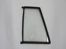 Laden Sie das Bild in den Galerie-Viewer, Mercedes Benz S123 Kombi T-Modell Scheibe Glas Tür hinten rechts klein klar