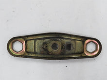 Laden Sie das Bild in den Galerie-Viewer, Mercedes Benz R107 W123 W116 W126 280E M110 Halter Einspritzdüse Halteblech