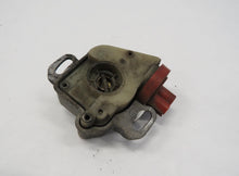 Laden Sie das Bild in den Galerie-Viewer, Mercedes Benz W123 S123 240D 300D Diesel Unterdruckregler Automatikgetriebe