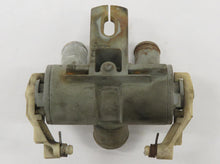 Laden Sie das Bild in den Galerie-Viewer, Mercedes Benz W123 S123 Wasserhahn Heizungsregler
